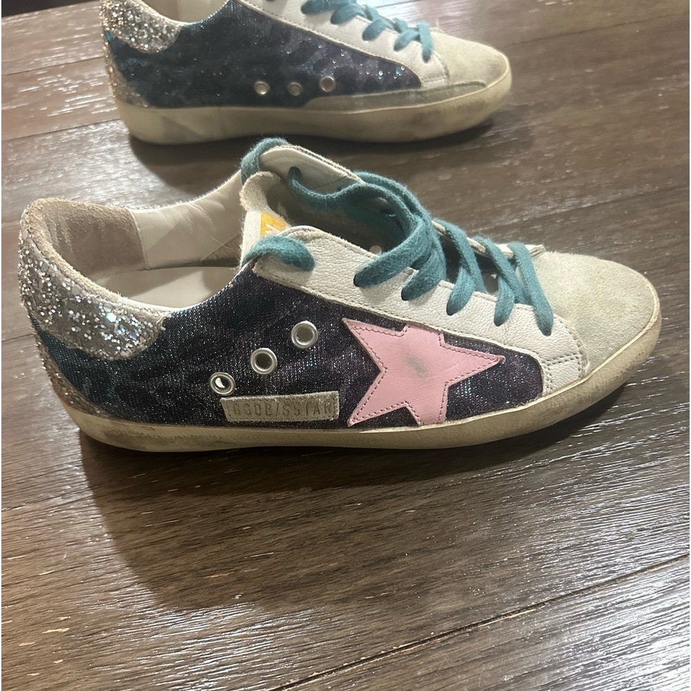 Women’s size 36 golden goose shoes. Good condition